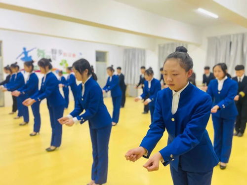 學習儀態禮儀，提升整體素質——隰縣職業中學航空服務訂單班禮儀服務培養